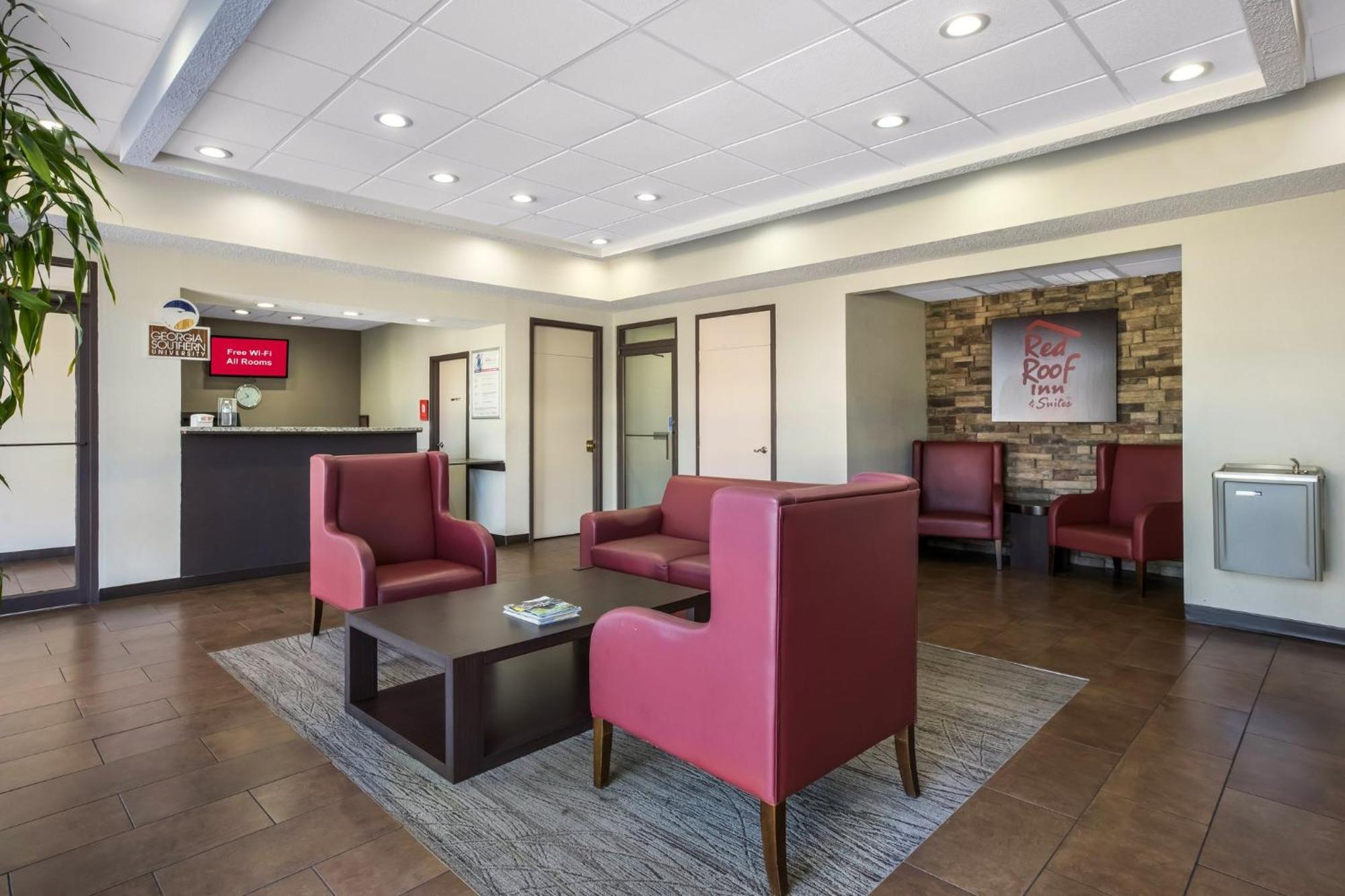 Red Roof Inn & Suites Statesboro - University Exterior foto