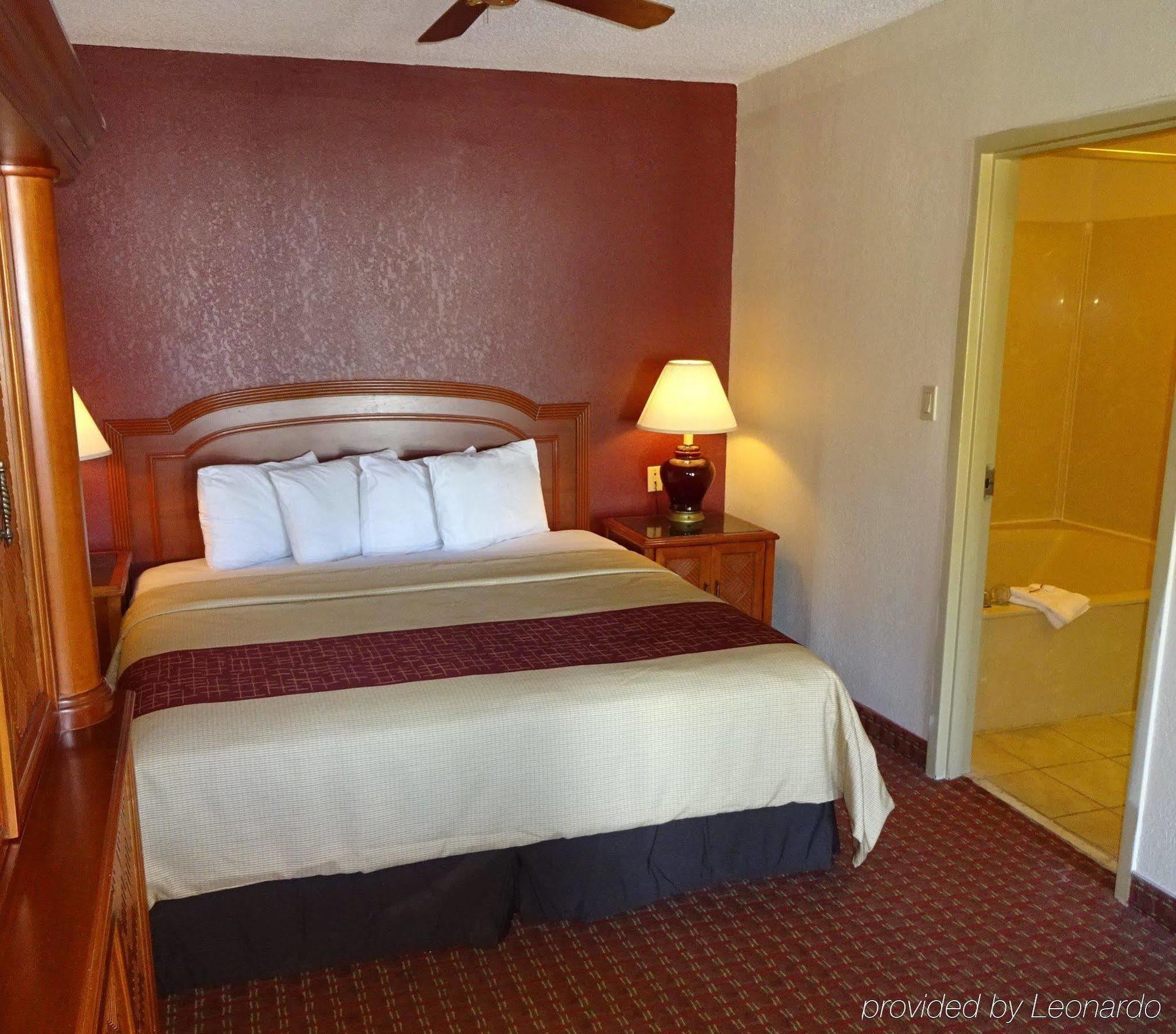 Red Roof Inn & Suites Statesboro - University Exterior foto